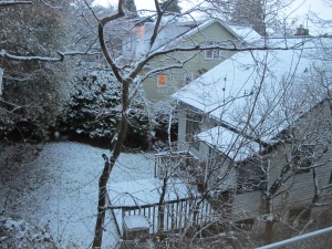 It can snow in Seattle too!  (This was actually last month, but we may be getting another half inch this weekend)
